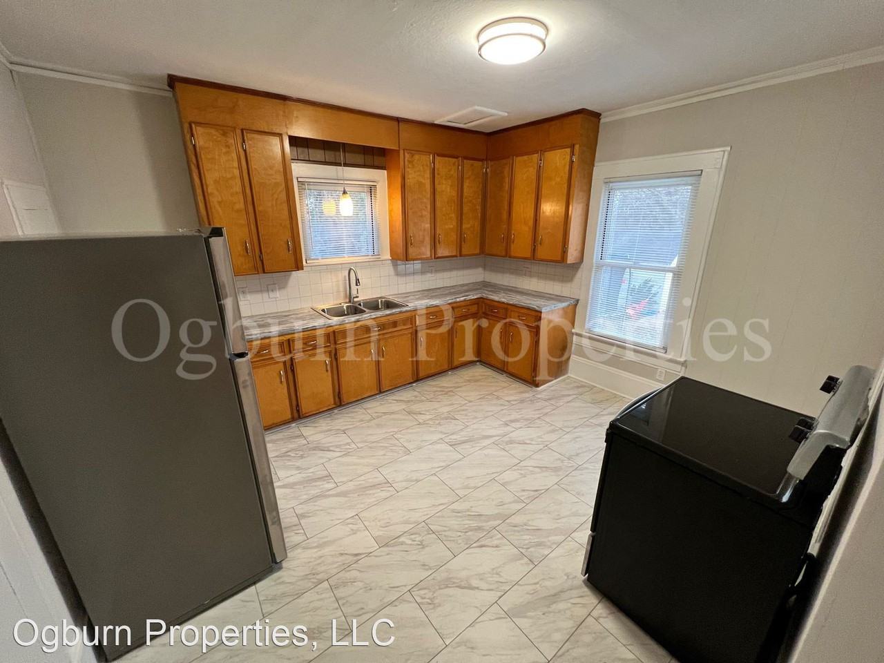 1100 Franklin St - Photo 3 of 9