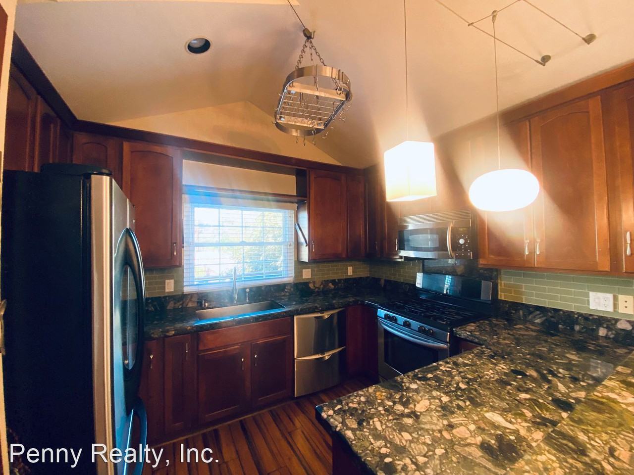 1642 Reed Ave #3 - Photo 3 of 25