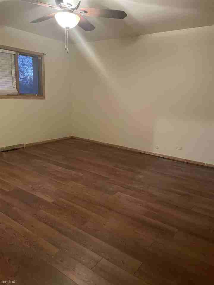 8707 S Euclid Ave - Photo 2 of 4