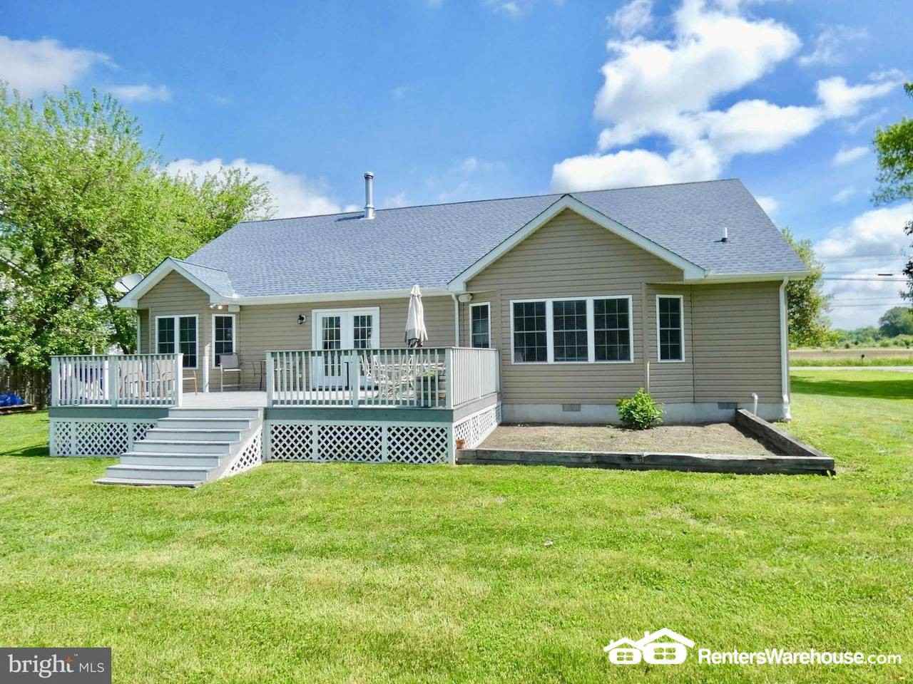 318 Walnut St - Photo 2 of 10