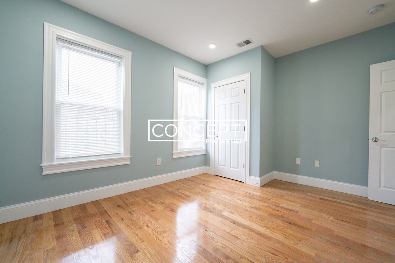 372 Oxford St #3 - Photo 4 of 27