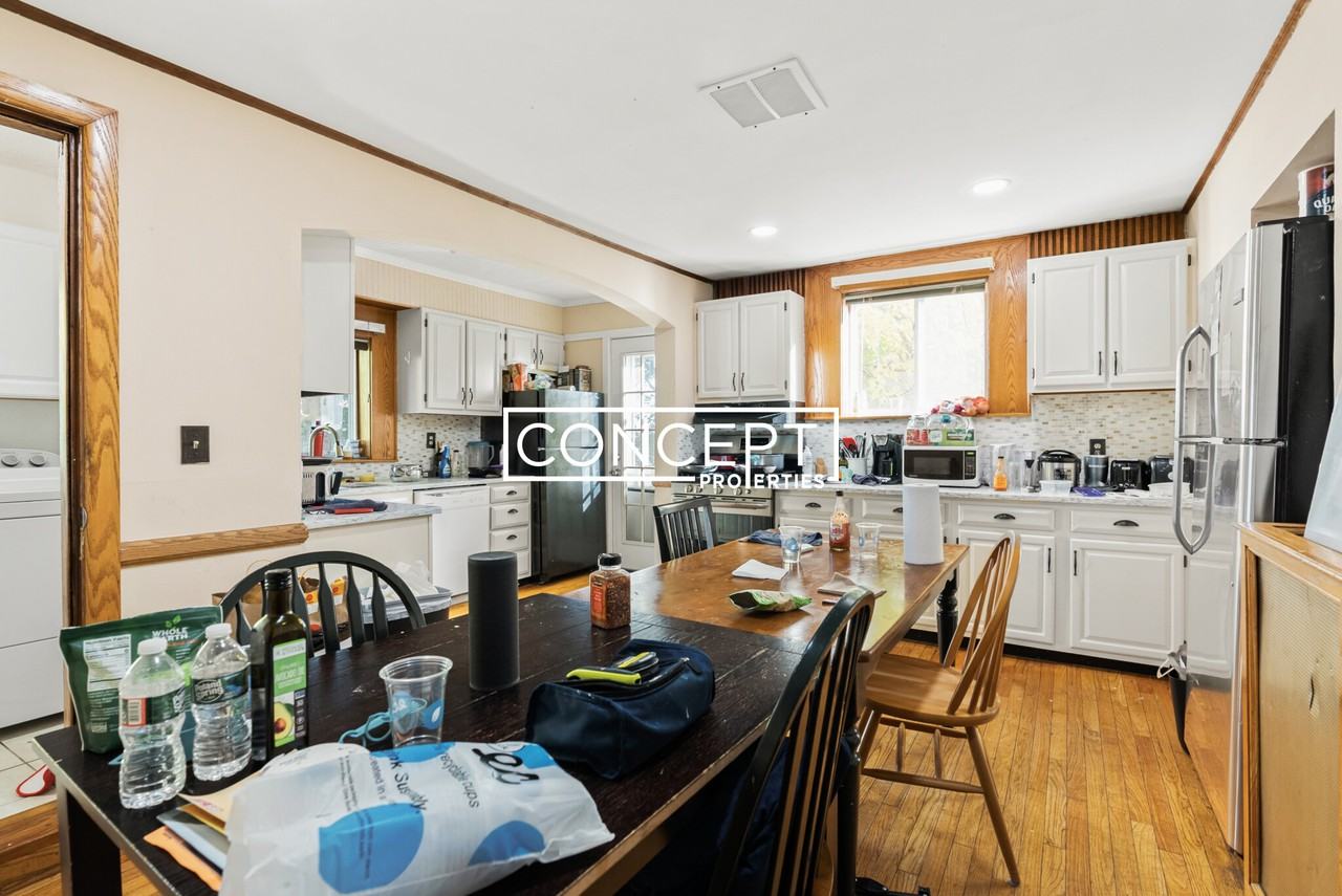 64 Undine Rd - Photo 3 of 18