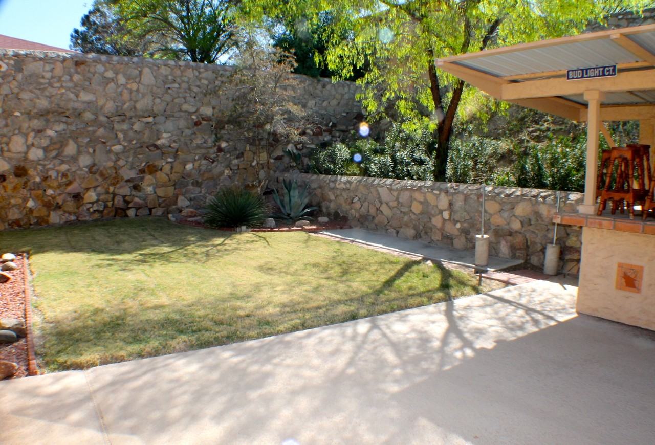 1420 Belvidere St - Photo 3 of 10