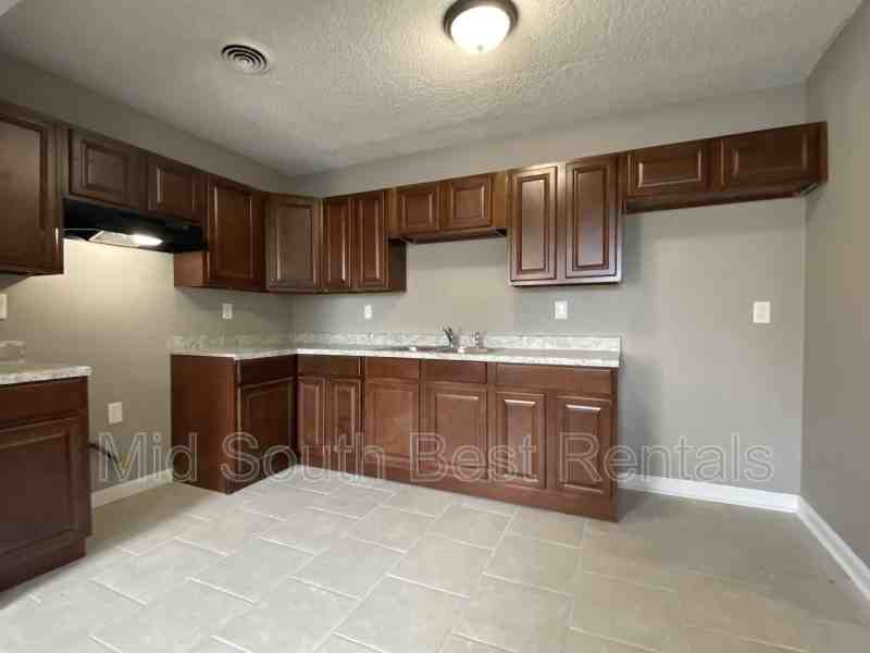 2033 Warren St - Photo 2 of 8