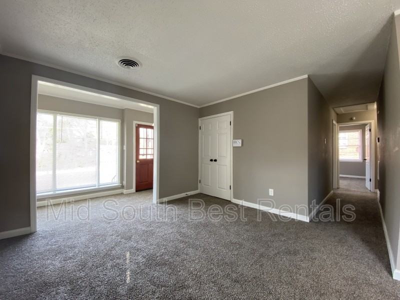 2033 Warren St - Photo 6 of 8