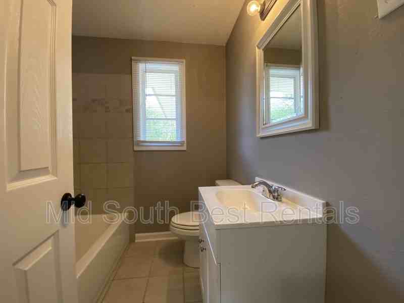 2033 Warren St - Photo 7 of 8