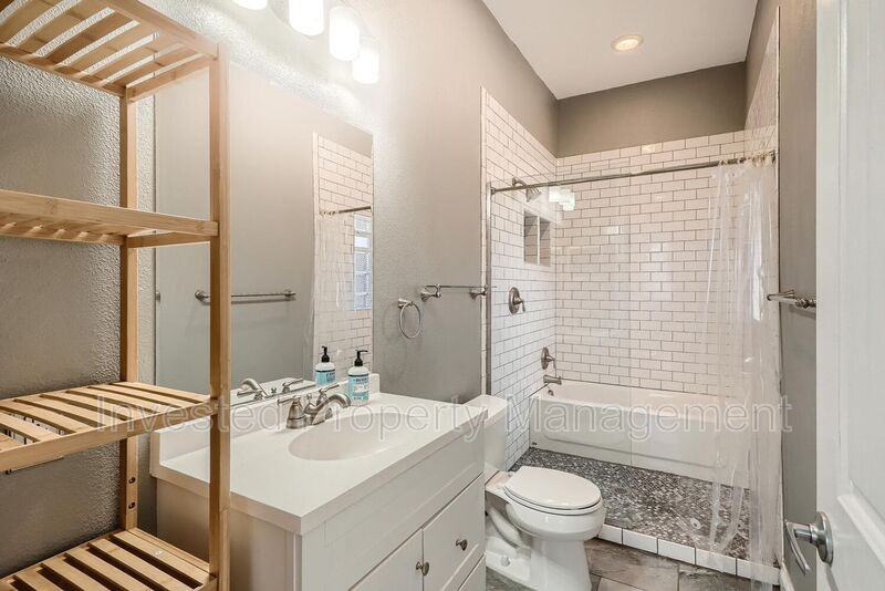 985 King St - Photo 7 of 12