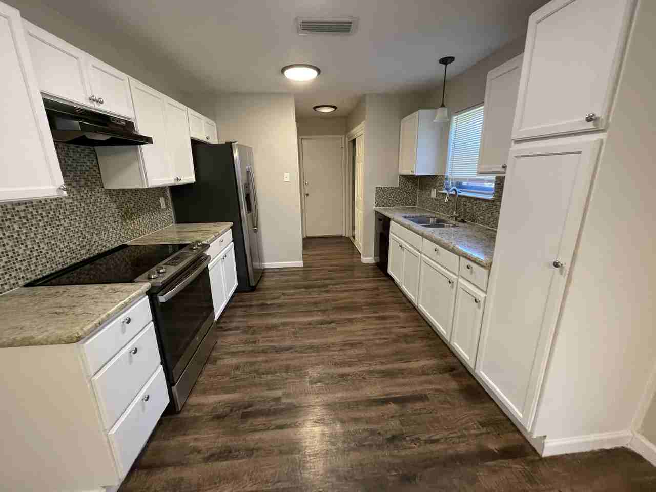 903 Cherrywood Trl - Photo 3 of 9