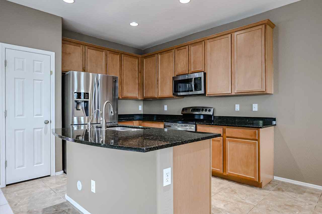 41407 W Barcelona Dr - Photo 7 of 25