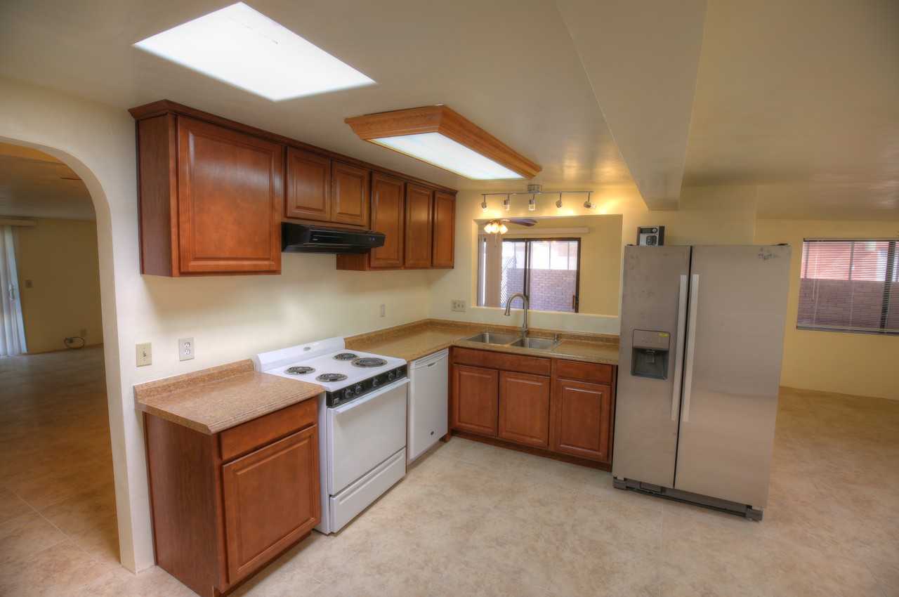 3220 W Orange Grove Rd - Photo 2 of 17