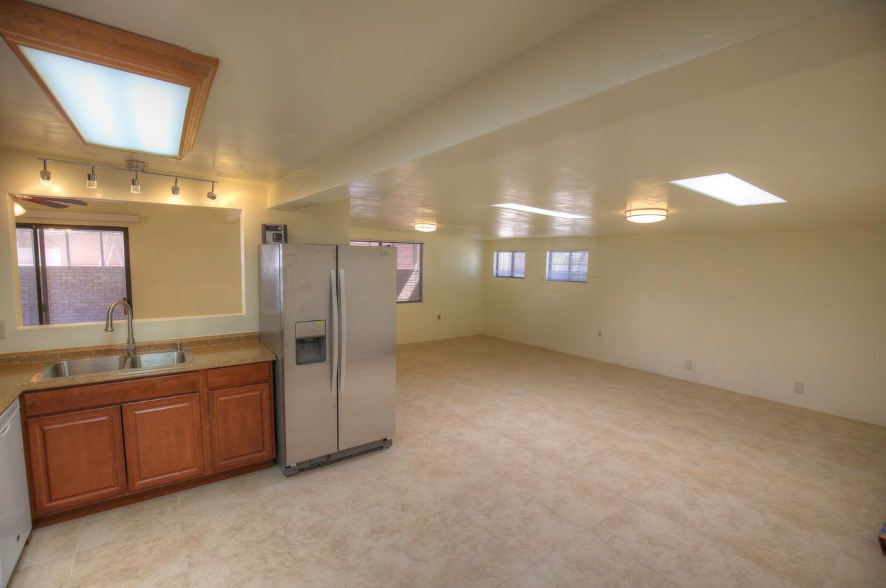 3220 W Orange Grove Rd - Photo 3 of 17