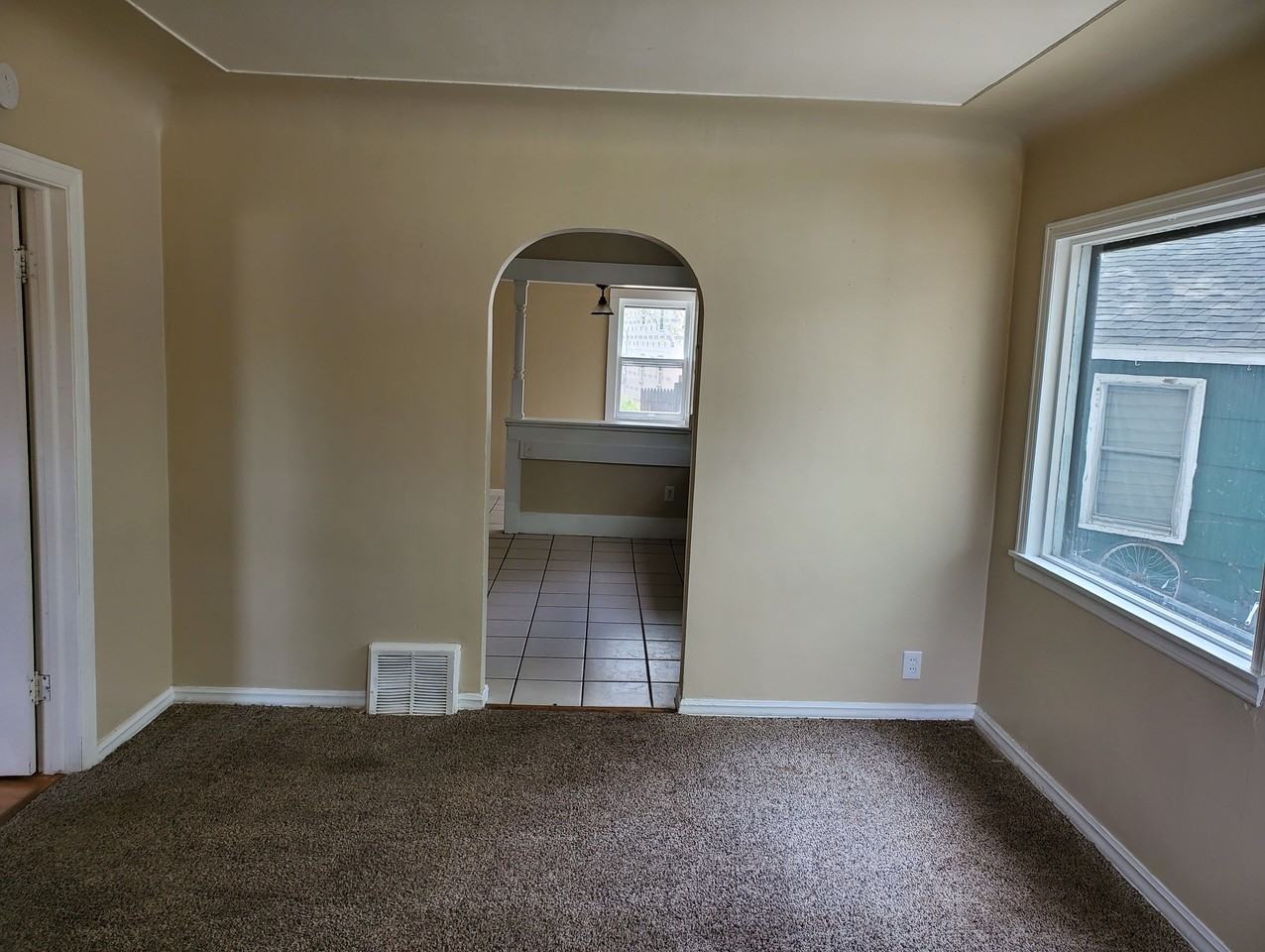 113 Harrison Blvd - Photo 3 of 23