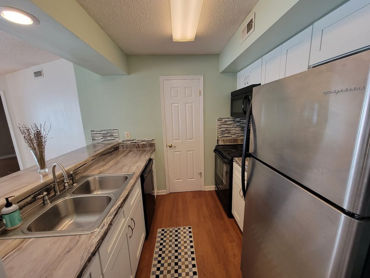 1107 Colony Place Dr - Photo 3 of 17