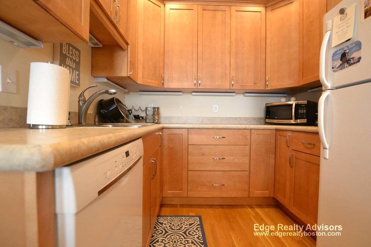 40 Lincoln St #1 - Photo 3 of 11
