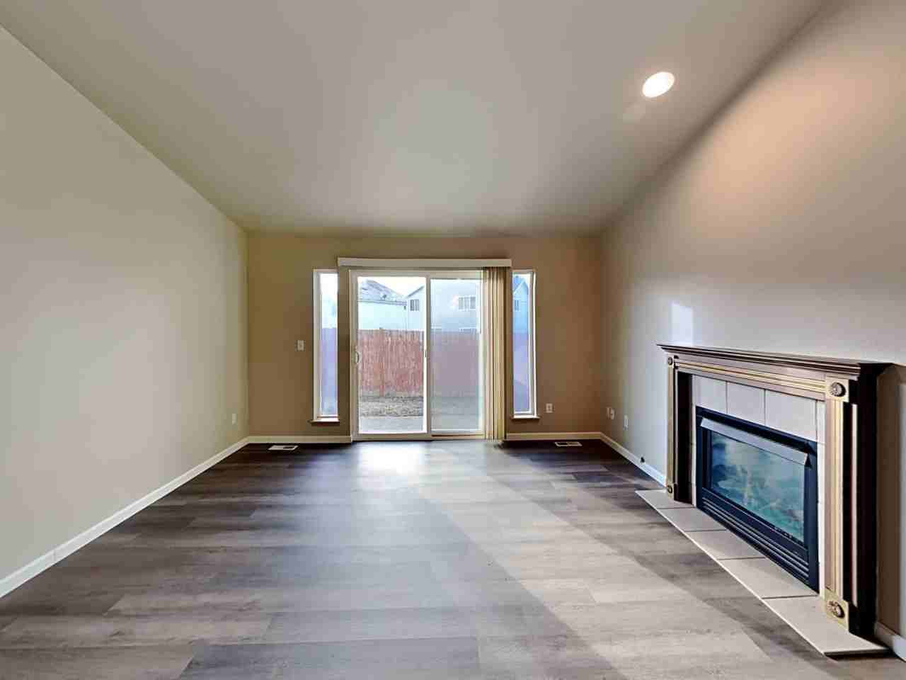 3714 180th St E - Photo 3 of 17