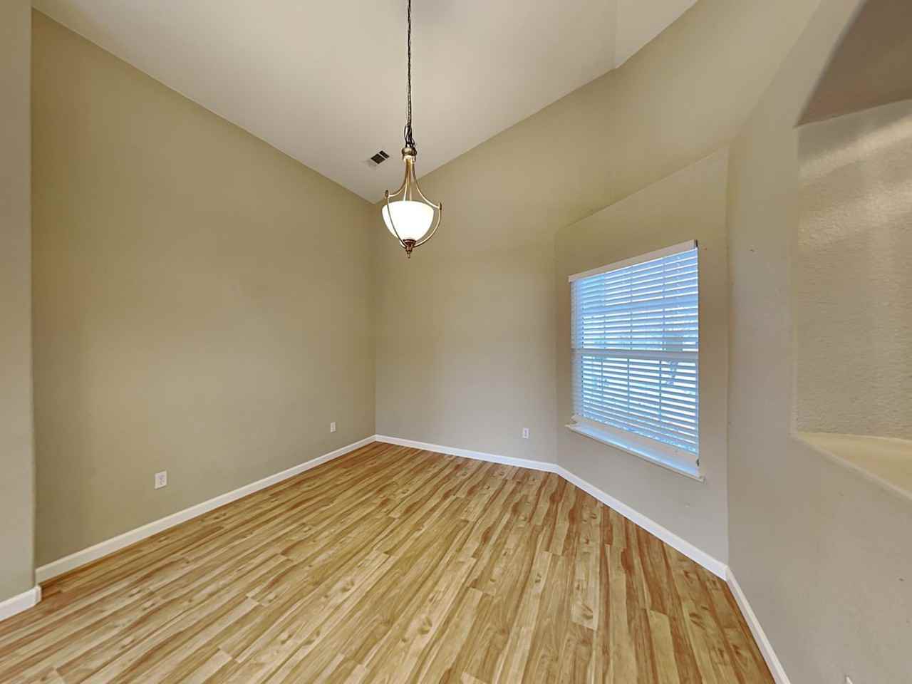 1013 Bay Shore Dr - Photo 3 of 17