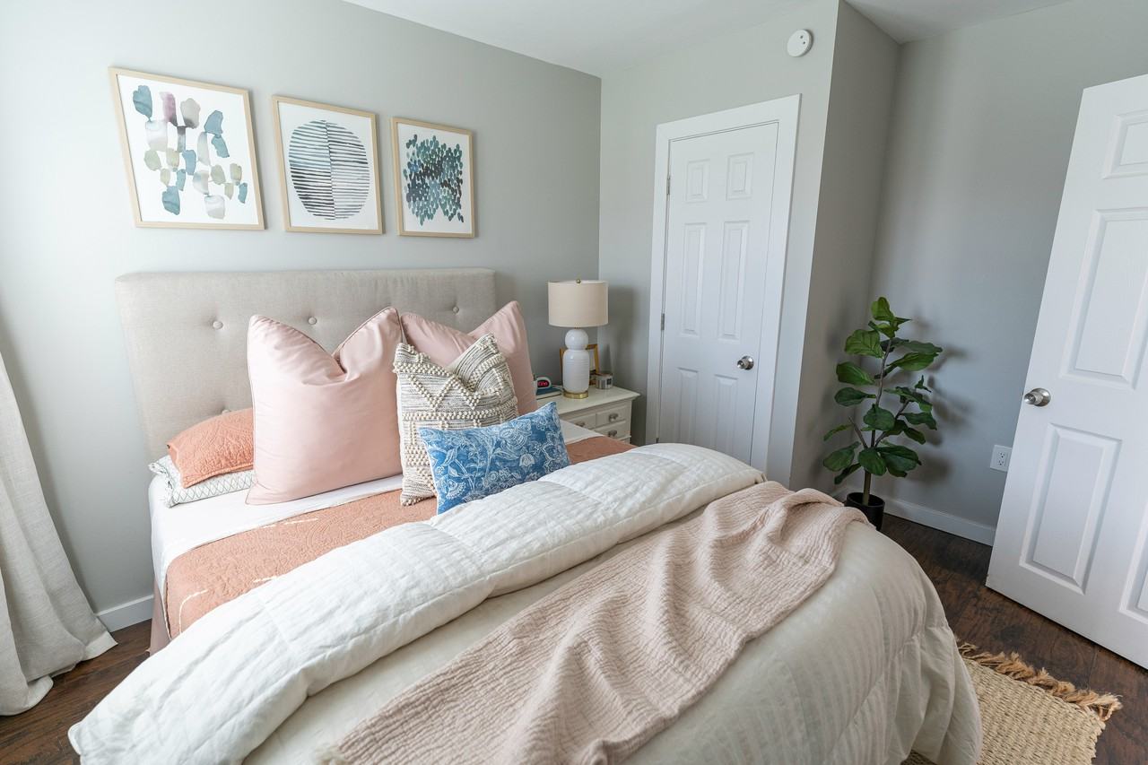 405 at Main - Photo 7 of 13