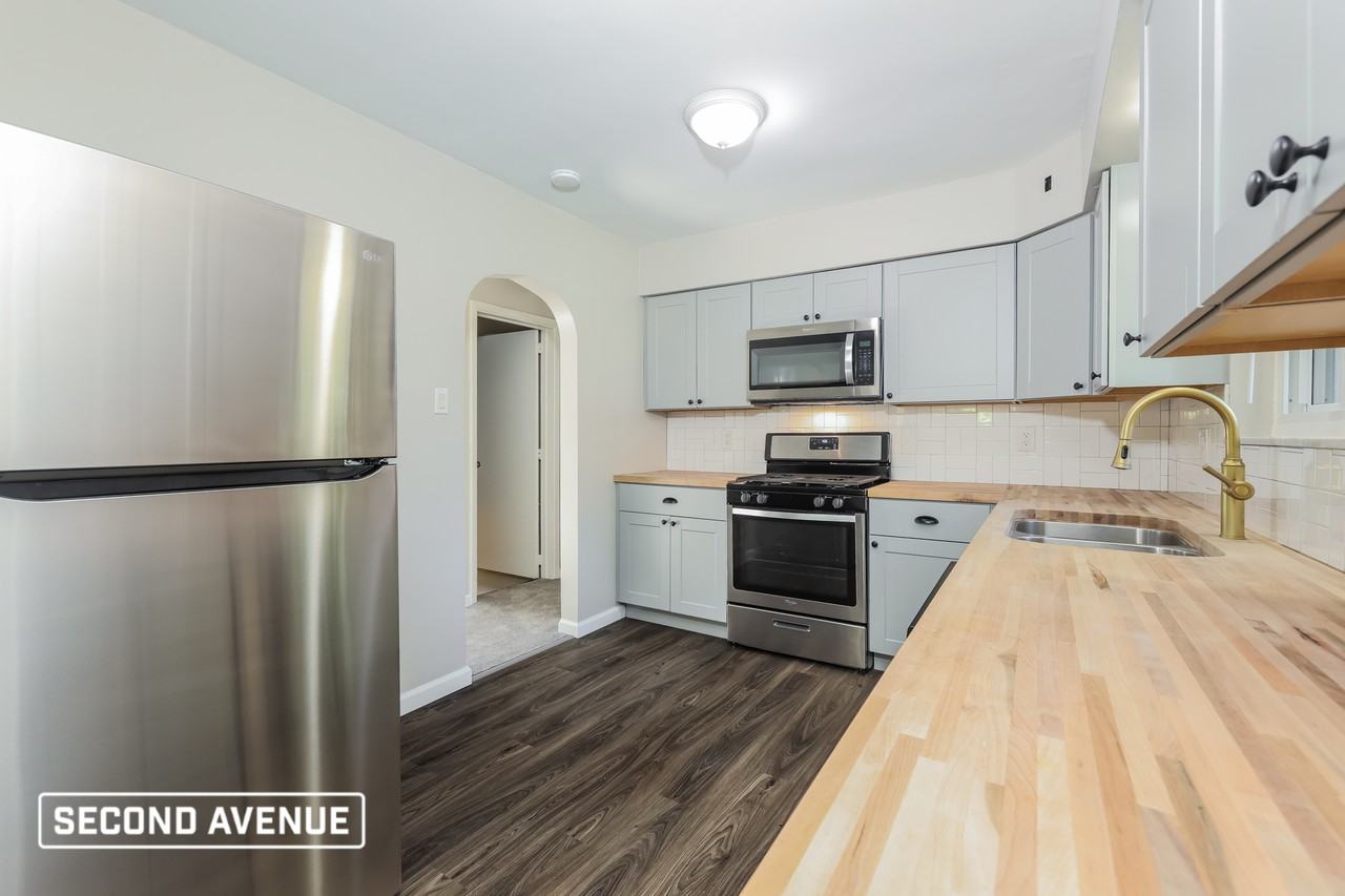 532 Howard St - Photo 2 of 12