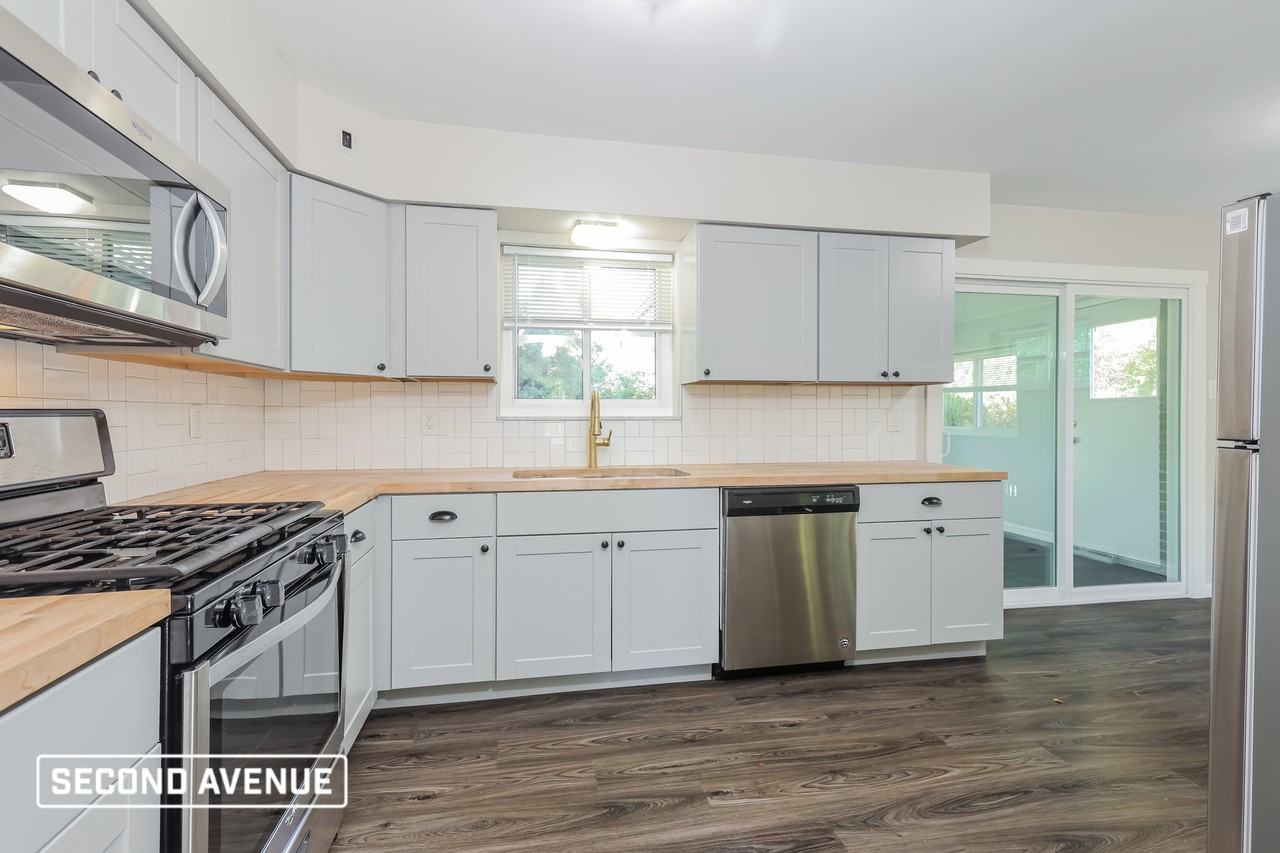 532 Howard St - Photo 3 of 12