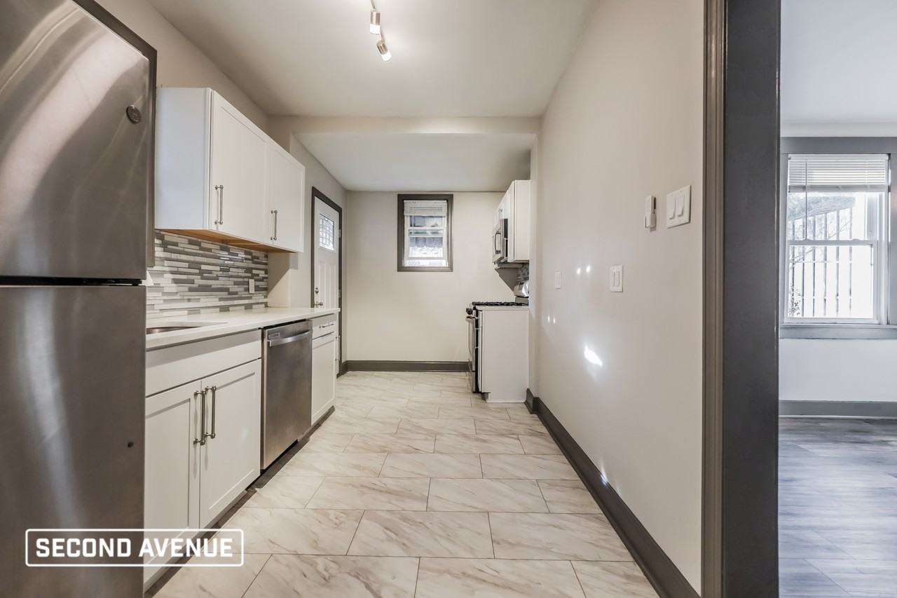 1418 Westfield St - Photo 5 of 15