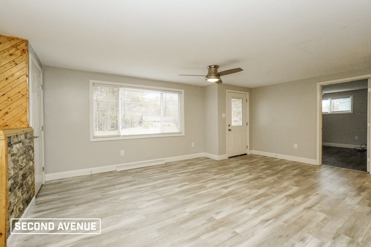 854 Monaca Rd - Photo 2 of 17