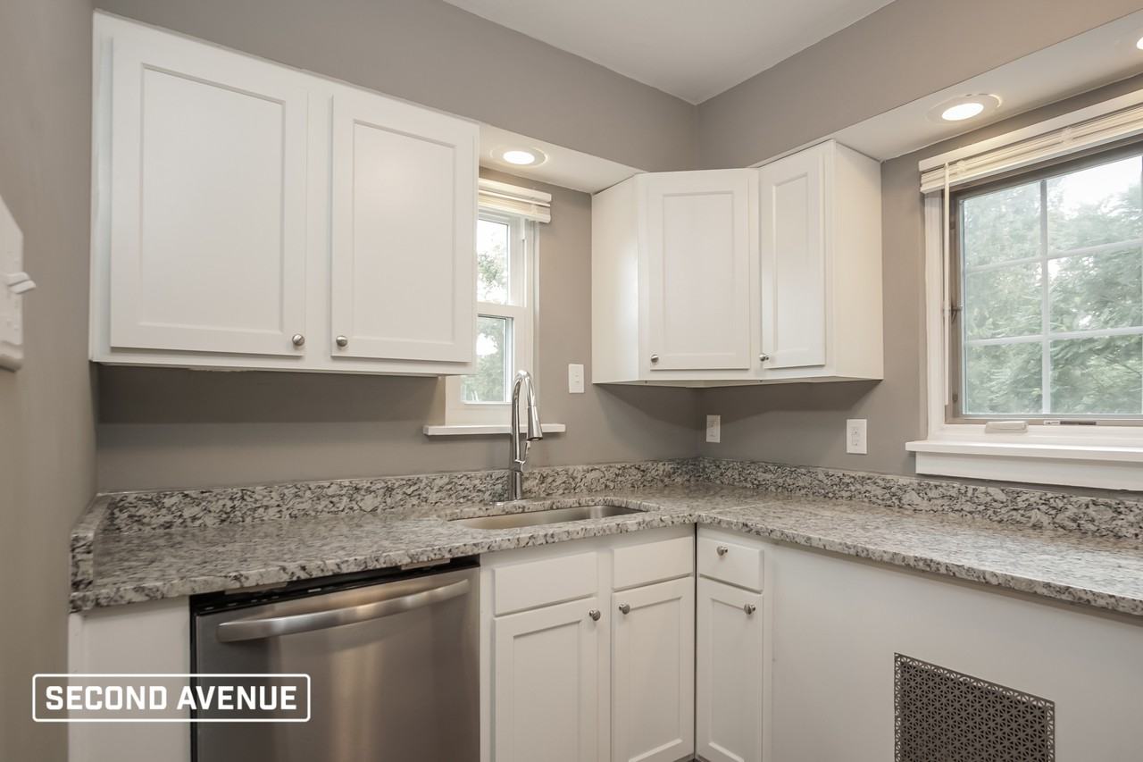 126 Milliken Ave - Photo 3 of 12