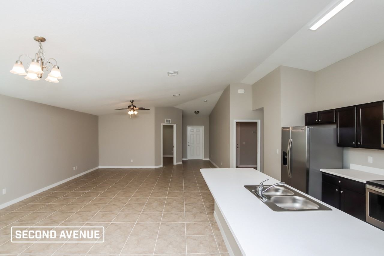 1135 Tarleton St Se - Photo 4 of 18