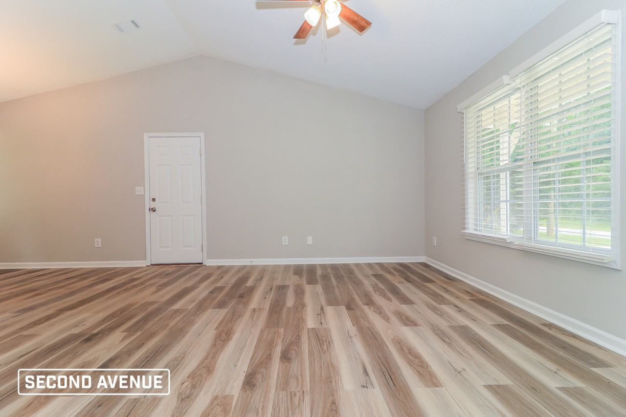 905 Woodwind Dr - Photo 3 of 12