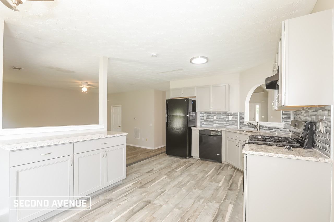 1387 Cater Ln - Photo 3 of 17