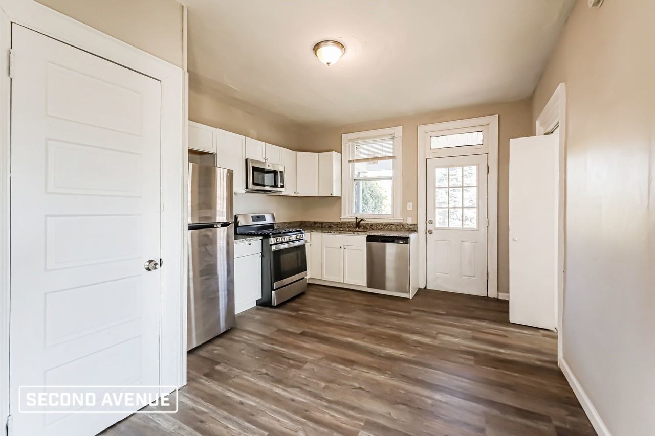 719 2nd St - Photo 4 of 15