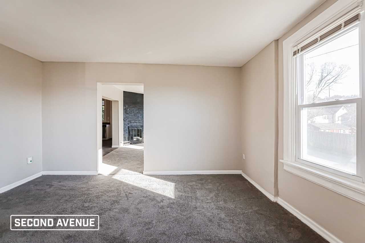 719 2nd St - Photo 6 of 15