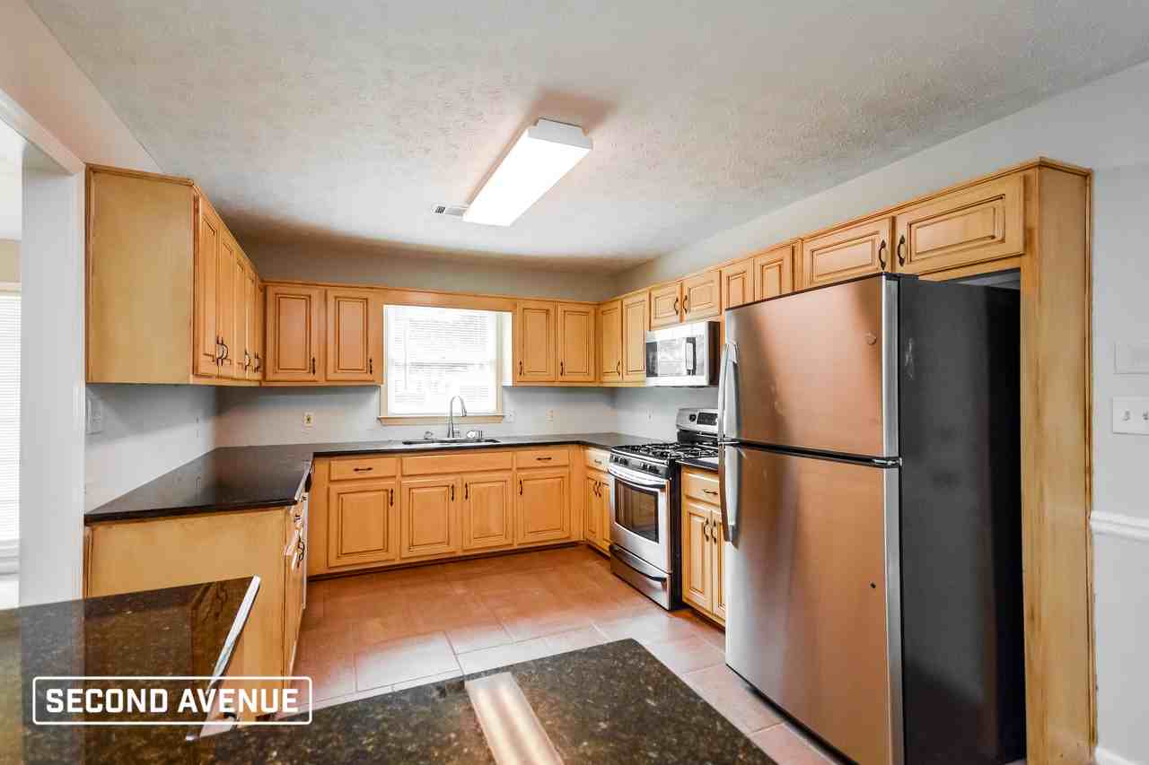 4830 Thornwood Dr - Photo 2 of 21
