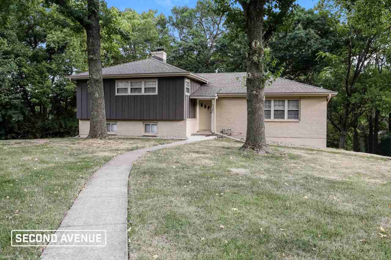 6241 N Robinhood Ln