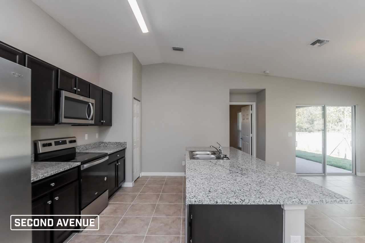 1050 San Rafael Rd Sw - Photo 2 of 17