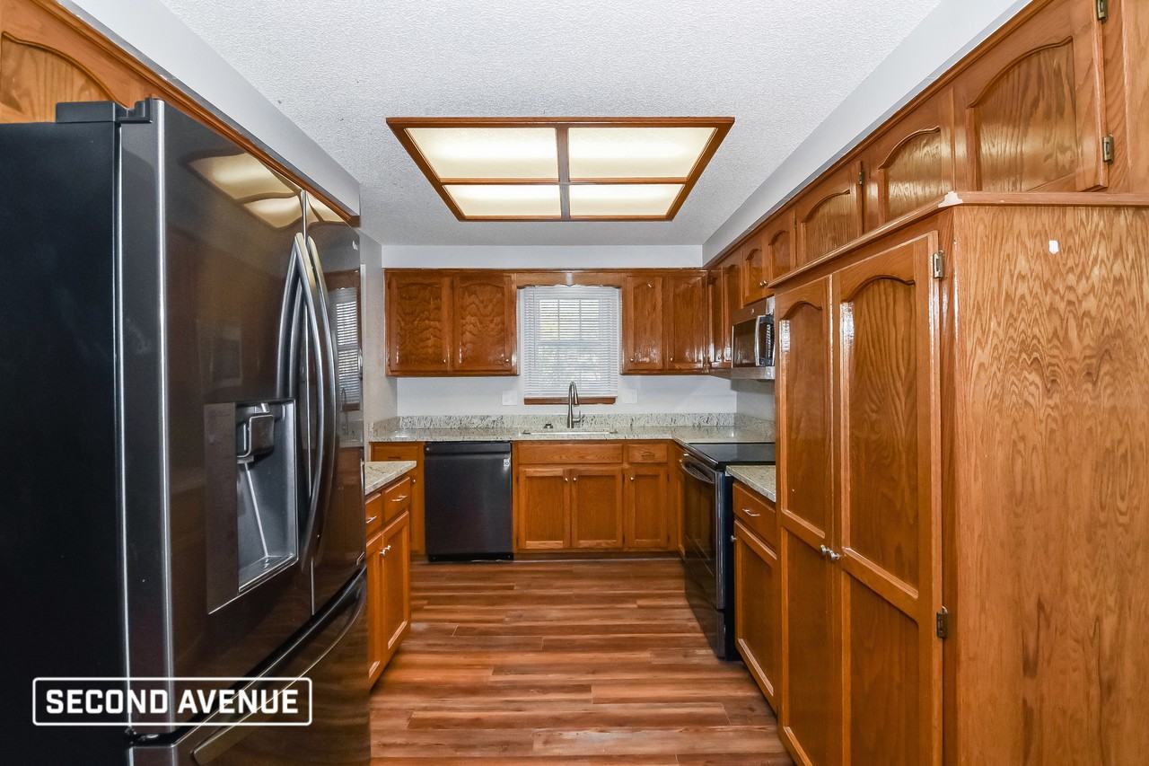 716 Se Shamrock Ln - Photo 3 of 20