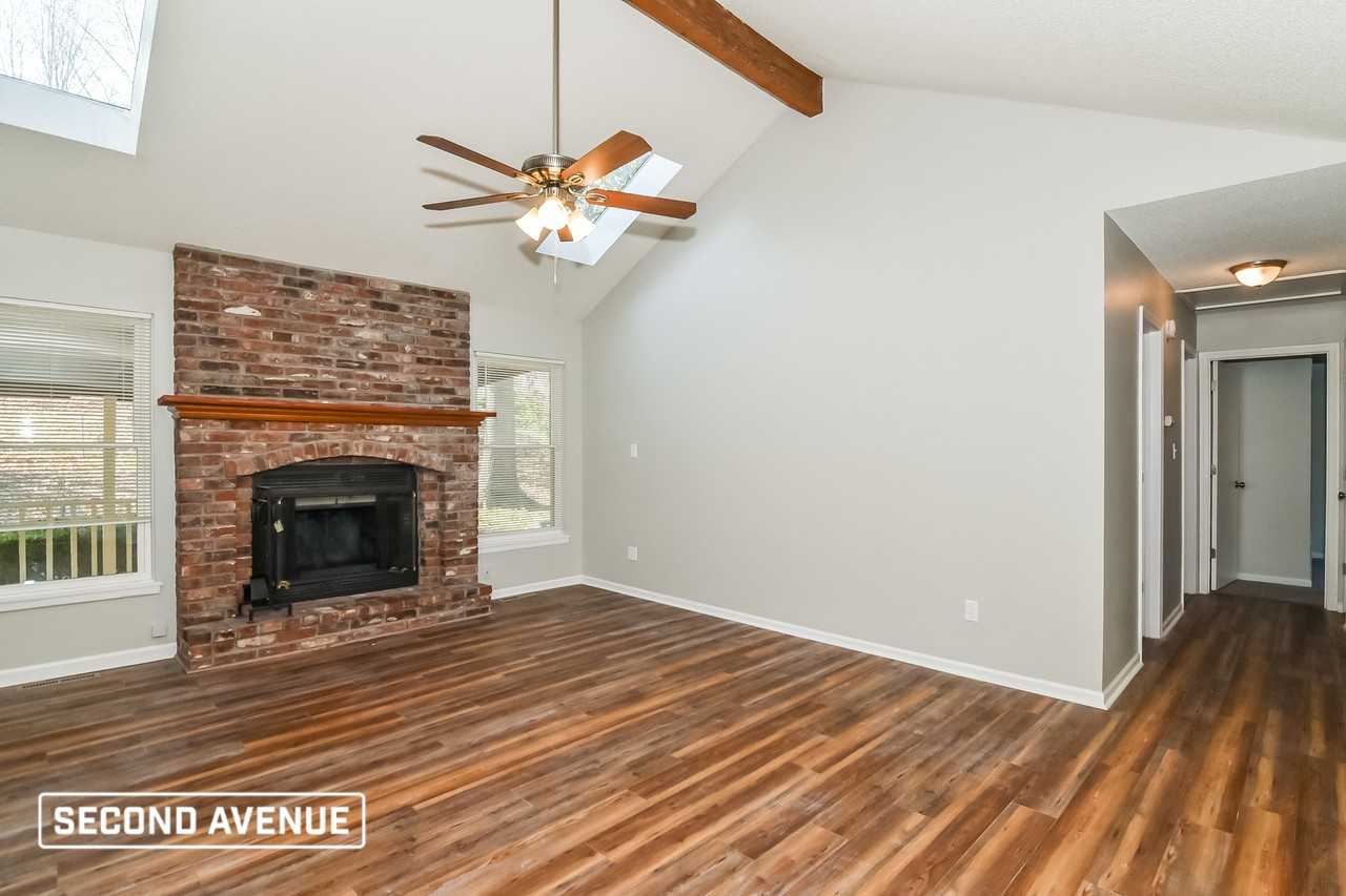 716 Se Shamrock Ln - Photo 5 of 20