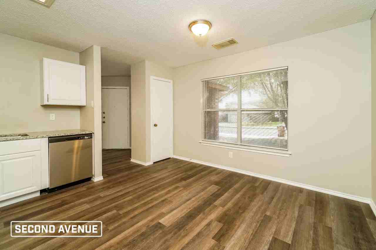 9410 Fulwood Trl - Photo 3 of 18