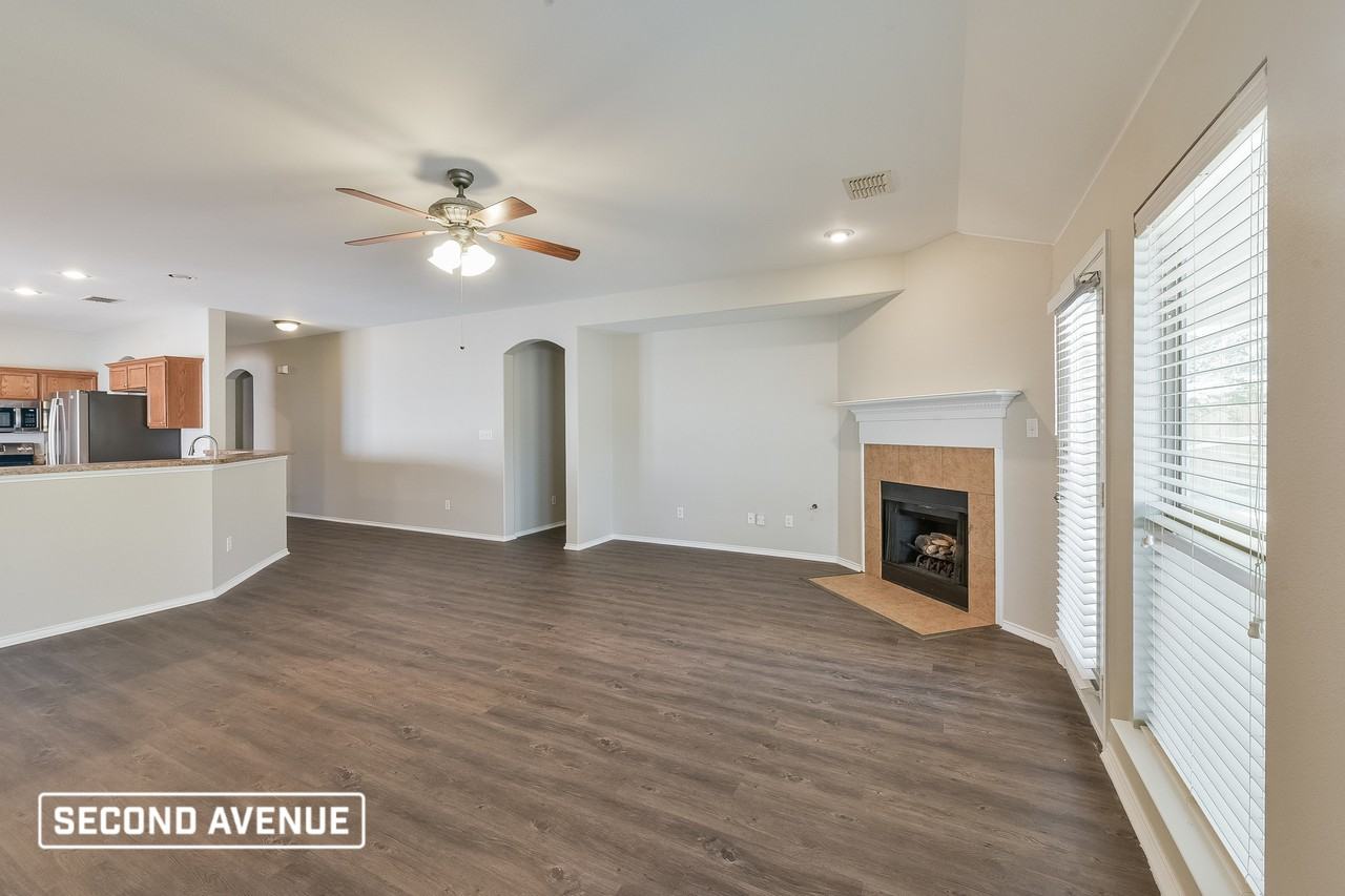 5828 Fathom Dr - Photo 4 of 20