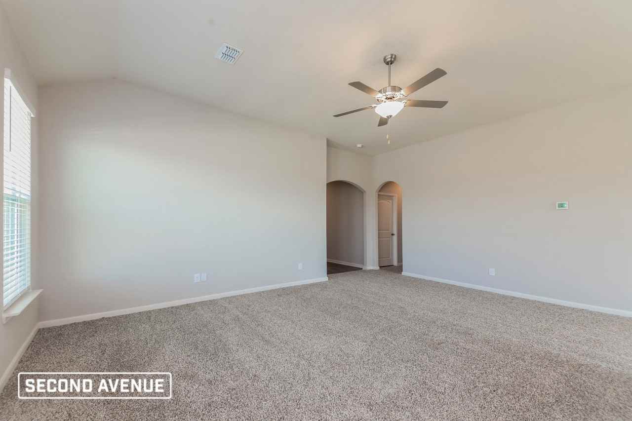 525 Harbor Oaks Drive - Photo 6 of 17