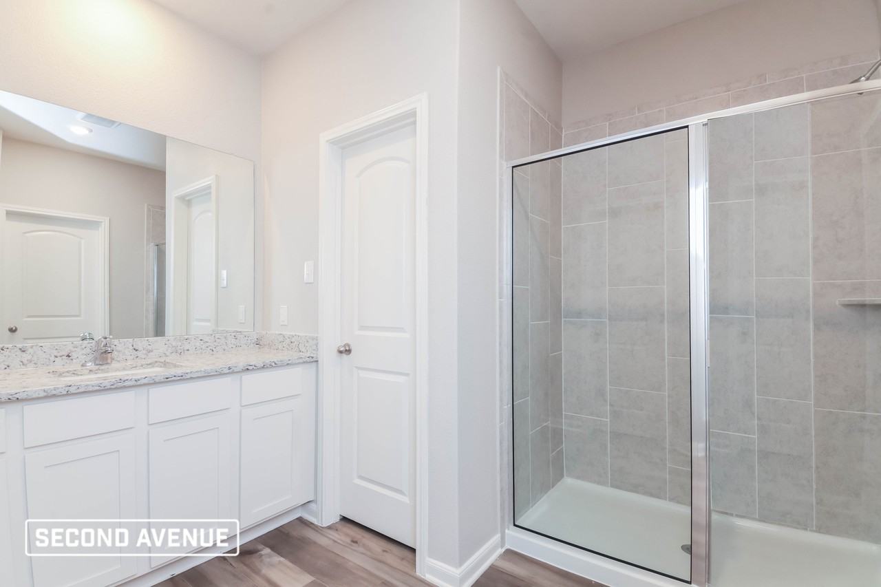 525 Harbor Oaks Drive - Photo 7 of 17