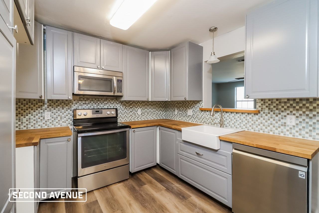 10208 Spoonbill Ct - Photo 2 of 21