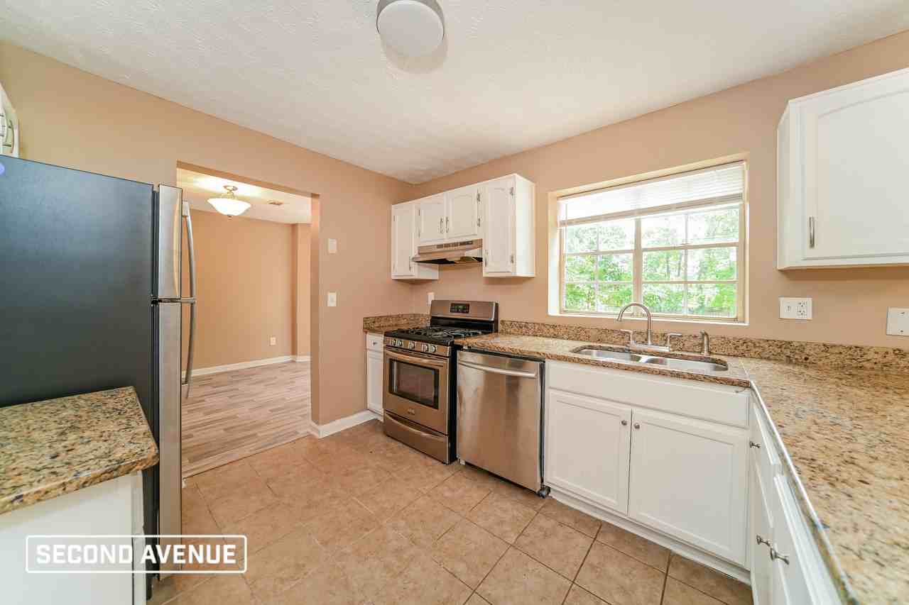 231 Red Oak Ct - Photo 3 of 19