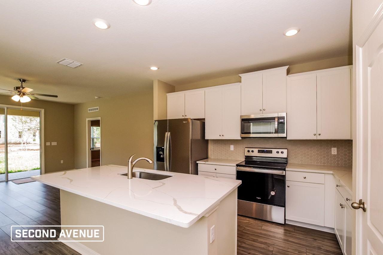 512 Falcon Ridge Rd - Photo 2 of 20