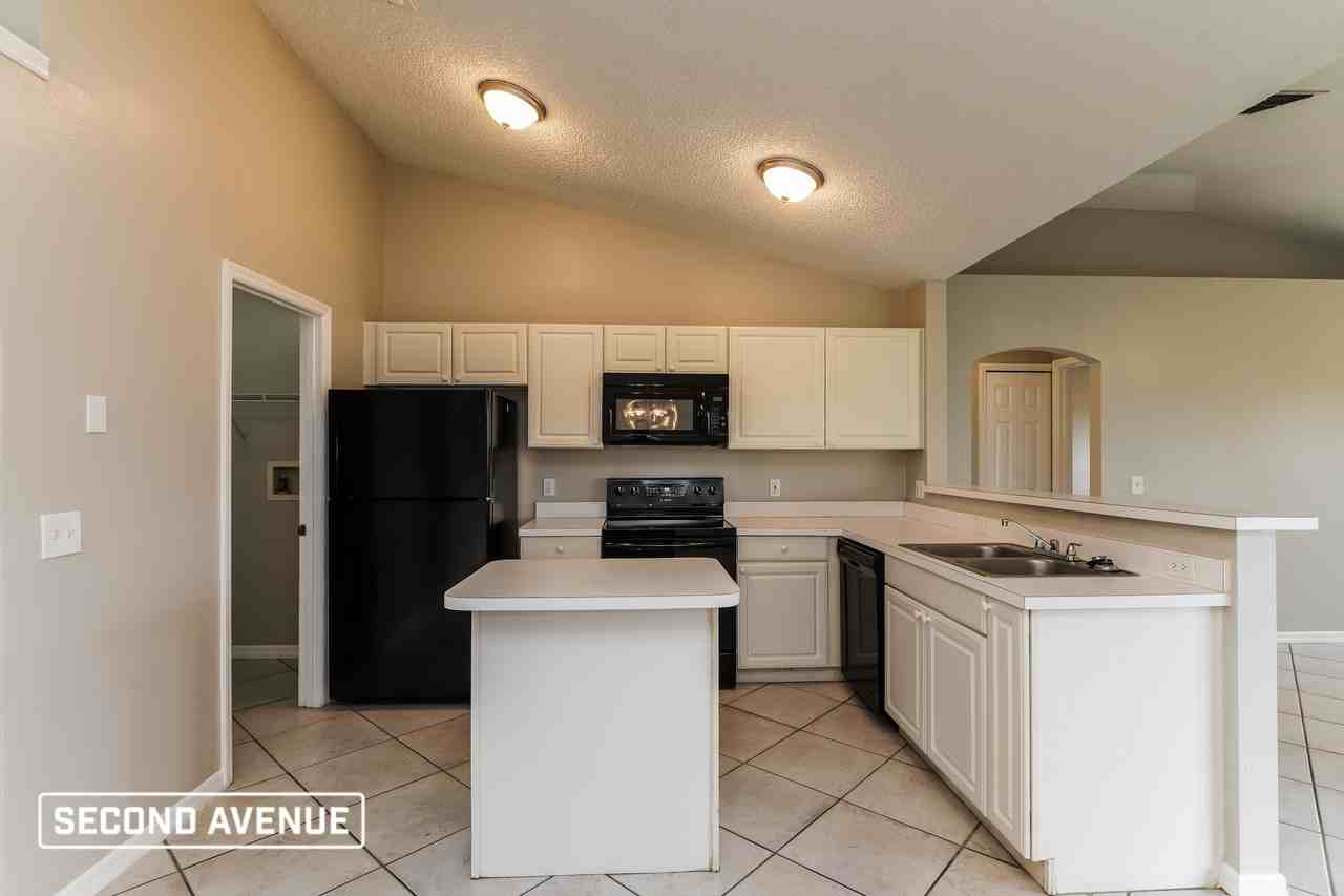 4 Cordona Dr - Photo 2 of 24