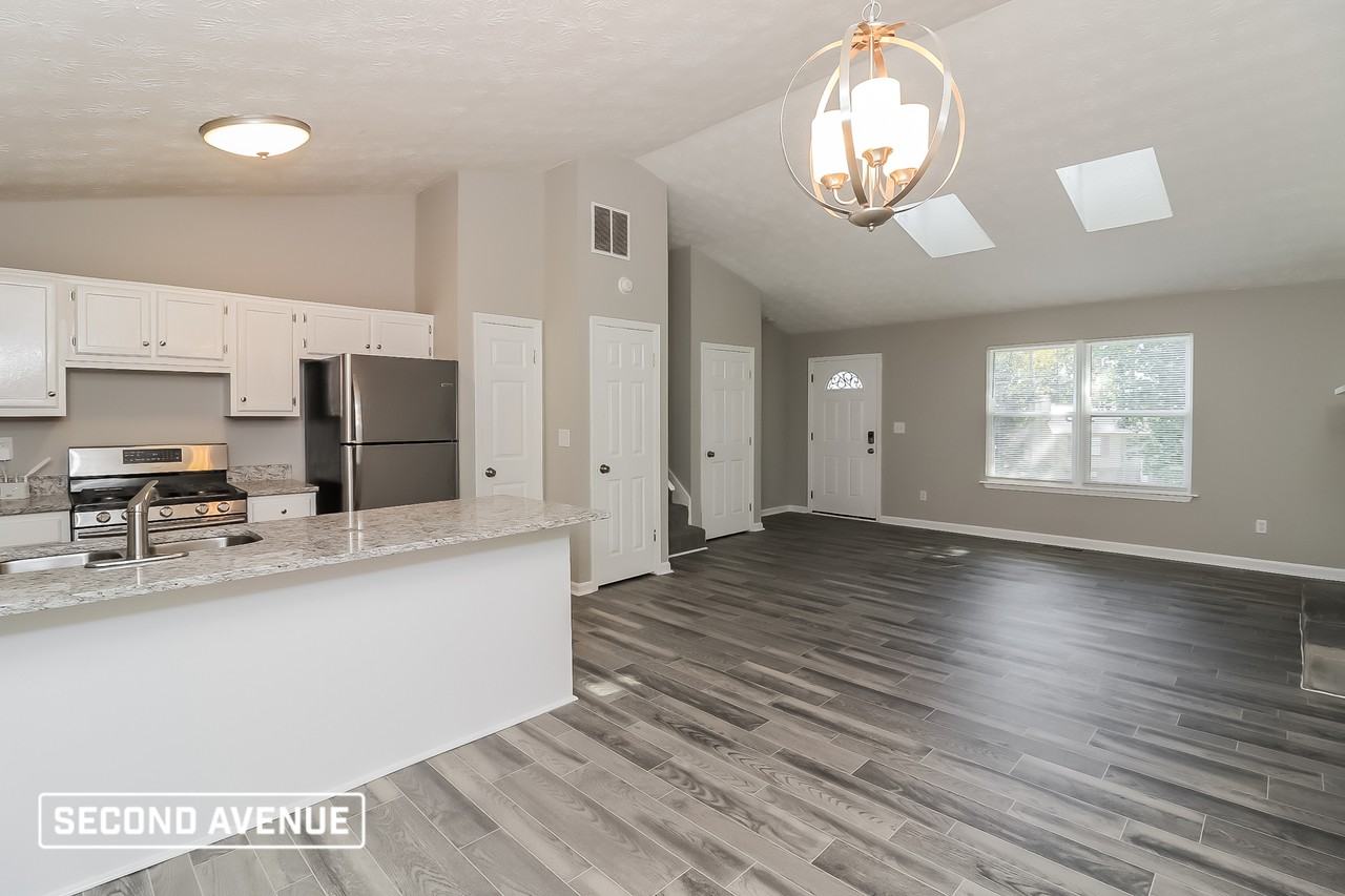 2435 Winding Creek Dr - Photo 7 of 20
