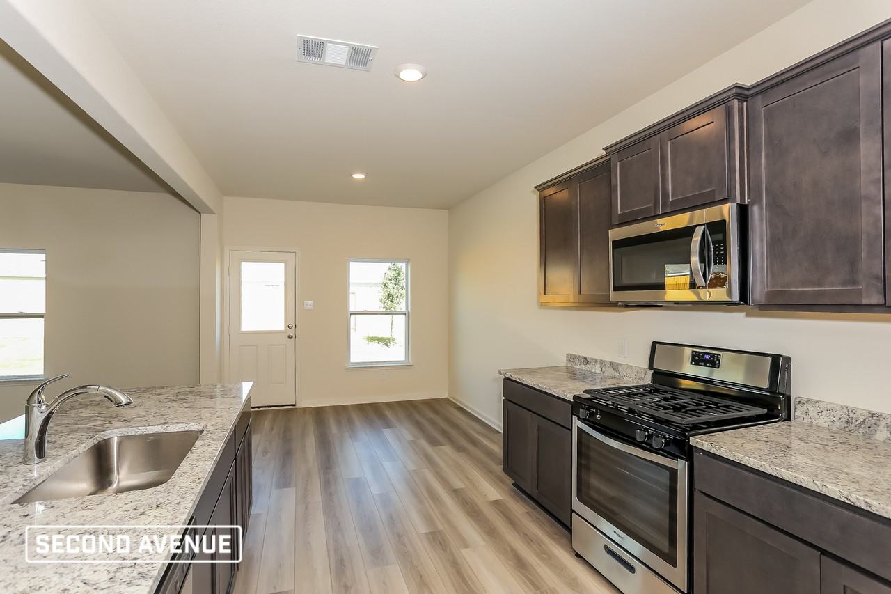 1417 Palamedes Dr - Photo 4 of 23