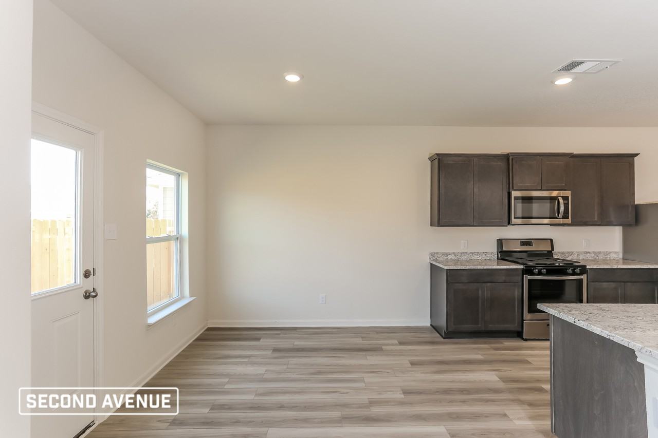 1417 Palamedes Dr - Photo 7 of 23