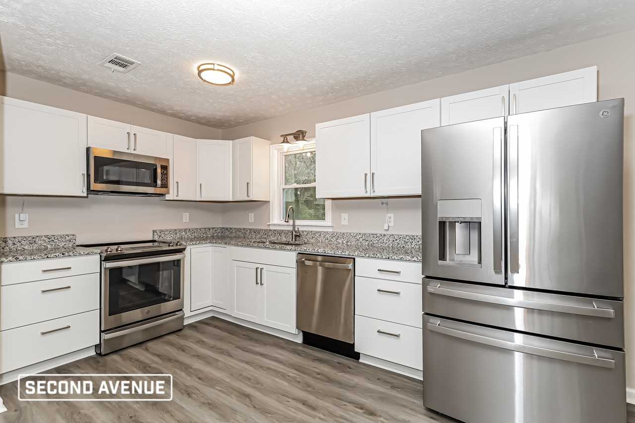 958 Ellison Ct - Photo 2 of 17