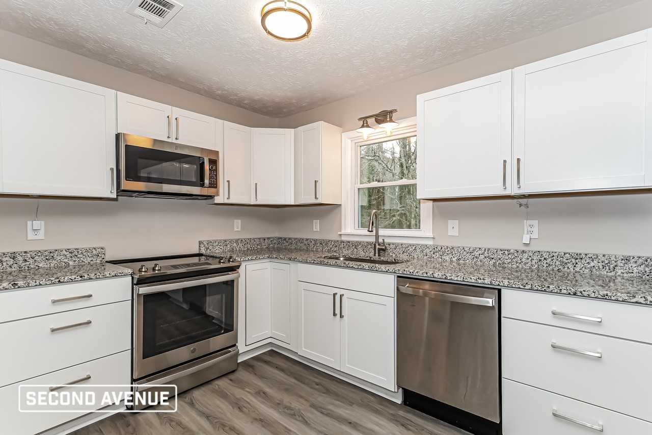 958 Ellison Ct - Photo 3 of 17