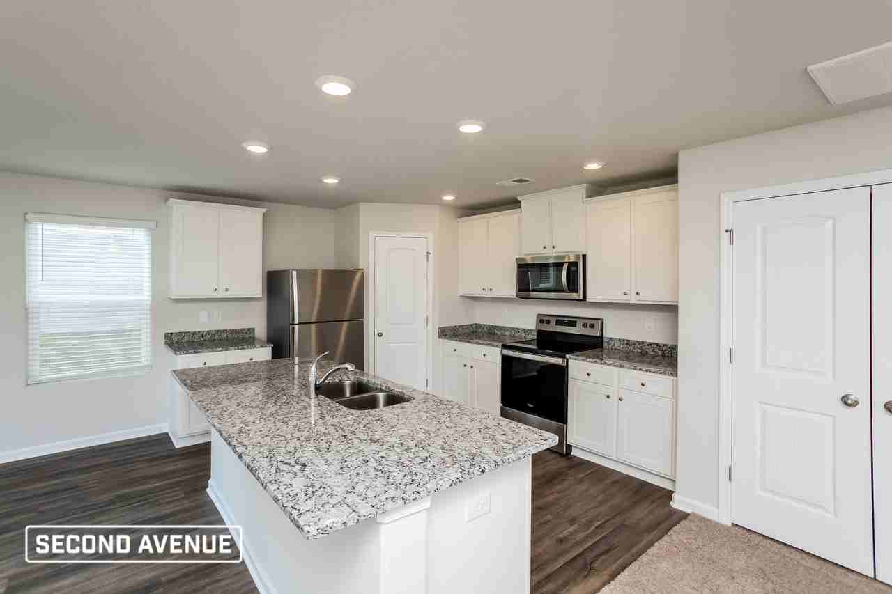 340 Sundew Rd - Photo 2 of 20